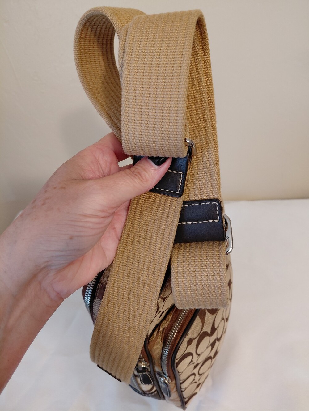 Coach Vintage Signature International Unisex Travel Crossbody Bag # 4270 - Picture 7 of 15